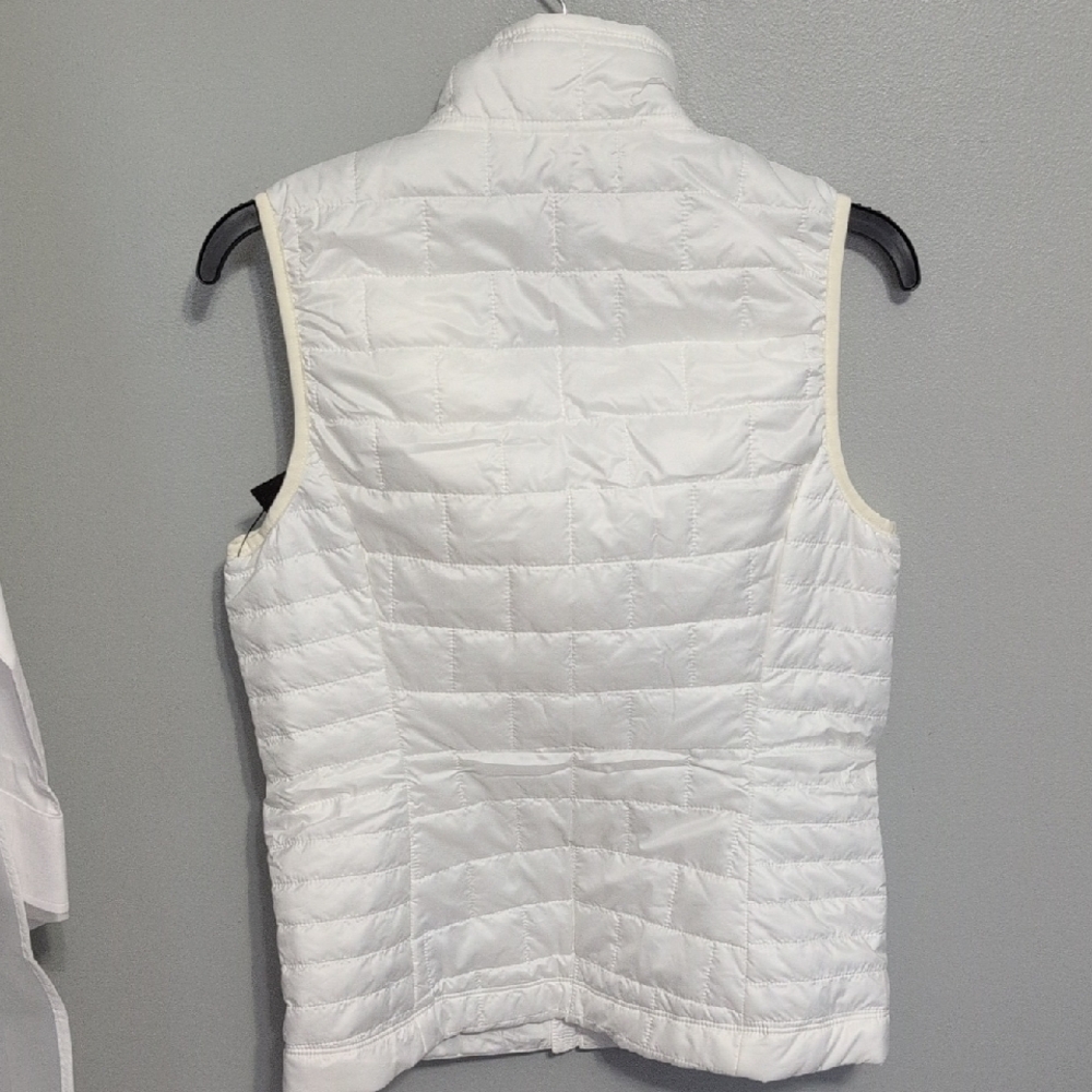 Women's Patagonia White Quilted Vest with SOMOS Embroidery Small - Picture 7 of 7